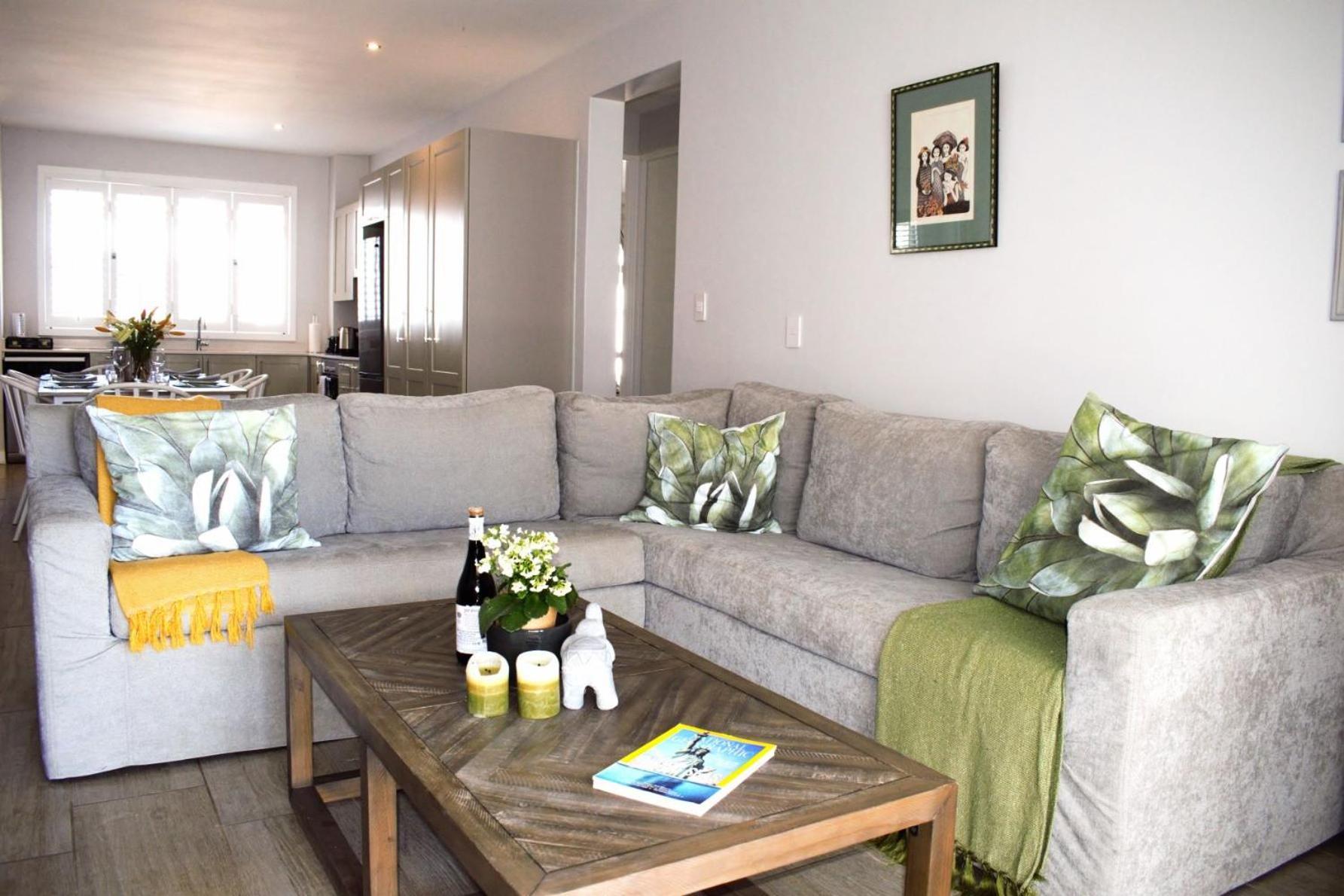 Spacious, Modern & Convenient Franschhoek Kültér fotó